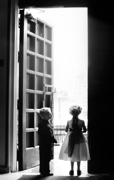 kids-by-the-door.jpg